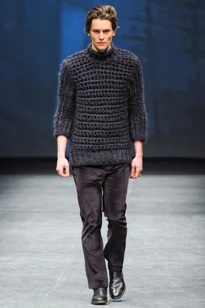 Look 14